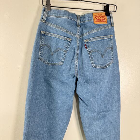 Levi's Women's High Waisted Taper Jeans Ankle Stretch Light Wash High Rise 28x27 - Picture 5 of 10